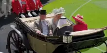 Al via il Royal Ascot 2025, l’arrivo di Carlo e Camilla in carrozza
