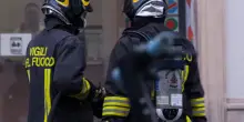 Sassari, esplosione in una palazzina: estratto un uomo vivo da sotto le macerie