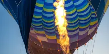Incendio su una mongolfiera che poi si schianta al suolo: molti morti e feriti