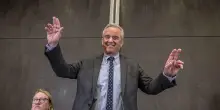 Decisione choc negli Stati Uniti: Robert Kennedy Jr. smantella il comitato sui vaccini