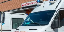 Professore sotto choc dopo le minacce alla figlia di Meloni, parla dopo il tentato suicidio