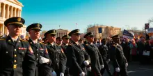 Parata militare a Washington per il compleanno di Trump: le polemiche infuriano