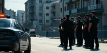 Quindici agenti di polizia accusati di violenze e peculato nel 2025