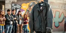 Alessandro Gassmann critica Tony Effe: la controversia dietro un outfit
