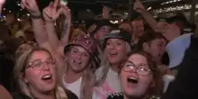 Gli Oasis ricominciano da Cardiff, fan in delirio per il primo concerto