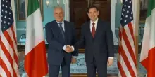 Tajani a Washington, la stretta di mano con Marco Rubio