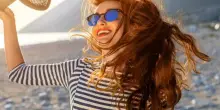 Cura dei capelli in estate: i consigli per proteggerli dai danni del sole