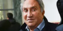 Emilio Fede si racconta a 94 anni: “Vivo in una Rsa, Berlusconi? E’ stato un fratello, mi manca”