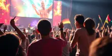 Kiss Cam e tradimenti: la verità dietro il video virale dei Coldplay