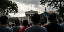 Corte Suprema brasiliana impone arresti domiciliari a Bolsonaro