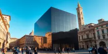 Cubo nero di Firenze: un caso controverso di architettura moderna