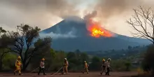 Emergenza incendi sul Vesuvio: proclamato stato di mobilitazione