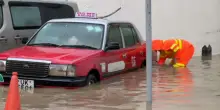 Hong Kong allagata dalle piogge torrenziali