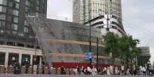 A Shanghai tutti pazzi per negozio di Louis Vuitton a forma di nave