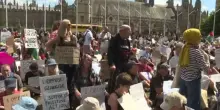 Londra, arresti a sit-in pacifico per gruppo fuorilegge pro-Palestina