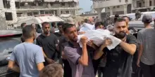 I funerali dei giornalisti uccisi nell’attacco israeliano a Gaza