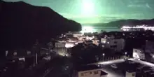 Una misteriosa palla di fuoco illumina il cielo del Giappone