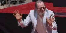 L’attore premio Oscar Gary Oldman lascia le sue impronte a Hollywood