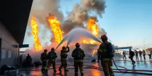 Fiamme al terminal 1 di Malpensa: caos e danni ingenti
