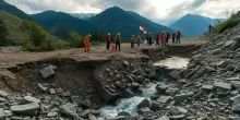 Frana mortale in Kashmir: il bilancio è drammatico