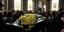La commozione ai funerali di Cecilia De Astis: un dolore che colpisce tutti