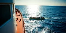 Nuovo porto sicuro per la Ocean Viking dopo il salvataggio di 87 migranti