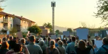 Resistenza dei cittadini contro l’antenna 5G a Pieve del Grappa