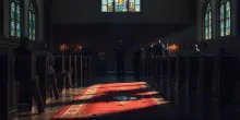 Tragedia a Minneapolis: sparatoria in chiesa con vittime infantili