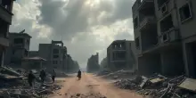 Attacchi aerei israeliani: Gaza in ginocchio tra distruzione e sfollamenti