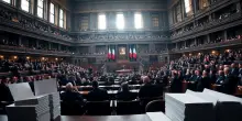 Crollo del governo Bayrou: il voto di fiducia fallisce