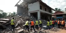 Crollo di una scuola in Indonesia: decine di studenti intrappolati tra le macerie