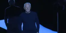 Addio a Giorgio Armani, è morto a 91 anni il “Re” della moda