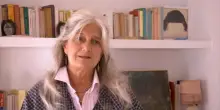 “Armani ha rivoluzionato il guardaroba maschile”, la critica francese