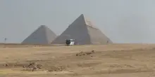 Le piramidi di Giza, voglia di mistero dentro il turismo globale