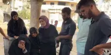 Palestinesi piangono vittime raid israeliani: non sappiamo più dove fuggire