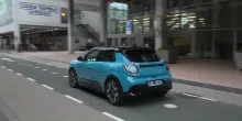 Nuova Nissan Micra più tecnologica e solo elettrica debutta in Europa