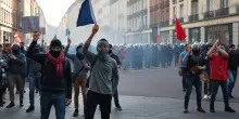 Francia sotto assedio: arresti di massa durante le proteste