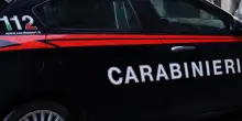 Treviso, trova i ladri in casa e li lancia giù dal balcone