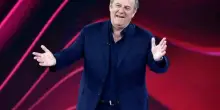 Gerry Scotti e De Martino sotto i riflettori: la sfida tv dell’estate