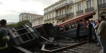 Lisbona in lutto dopo il deragliamento della funicolare Elevador da Glória
