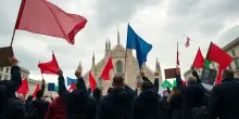 Milano in fermento: corteo di protesta e tensioni in piazza Duomo
