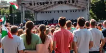Riflessioni sulla nuova politica italiana: il superamento del centro