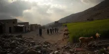 Rimpatriati afghani affrontano nuove sfide dopo il devastante terremoto