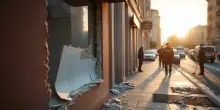 Roma: bomba carta esplode davanti al centro sociale La Carta