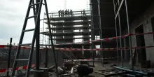 Tragedia ad Ostia: operaio perde la vita dopo una caduta da un edificio