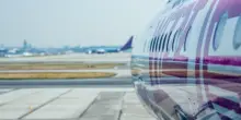 Fumo sospetto in stiva: atterraggio di emergenza per aereo WizzAir