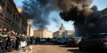 Esplosione in centro città provoca feriti e panico