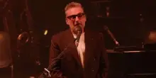 Con Brunori Sas emozioni in musica e impegno sociale per Gaza
