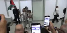 L’arrivo di Greta Thunberg e altri attivisti della Flotilla ad Atene