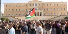 In Grecia giornate di lavoro di 13 ore, il Parlamento approva